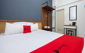 RedDoorz near GOR Jatidiri Semarang